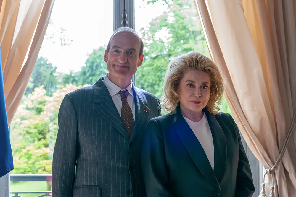 Film Bernadette de Léa Domenach : la satire politique avec Deneuve